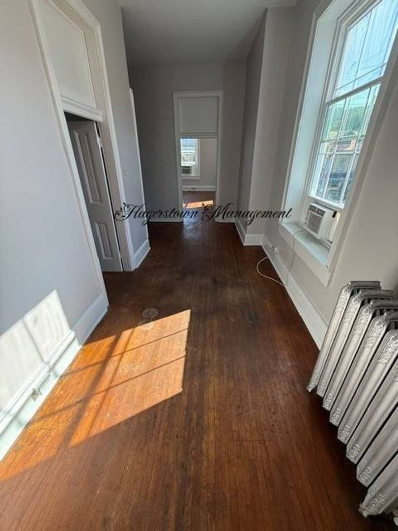 Boonsboro Apartment: 3 Potomac St