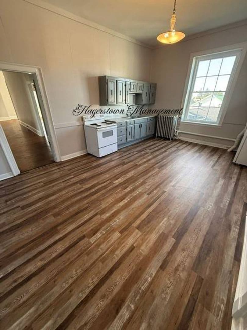 Boonsboro Apartment: 3 Potomac St