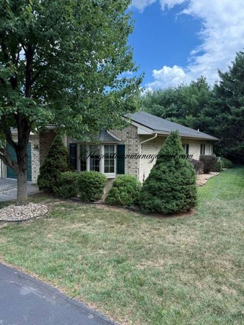 Hagerstown House: 13125 Little Hayden Cir