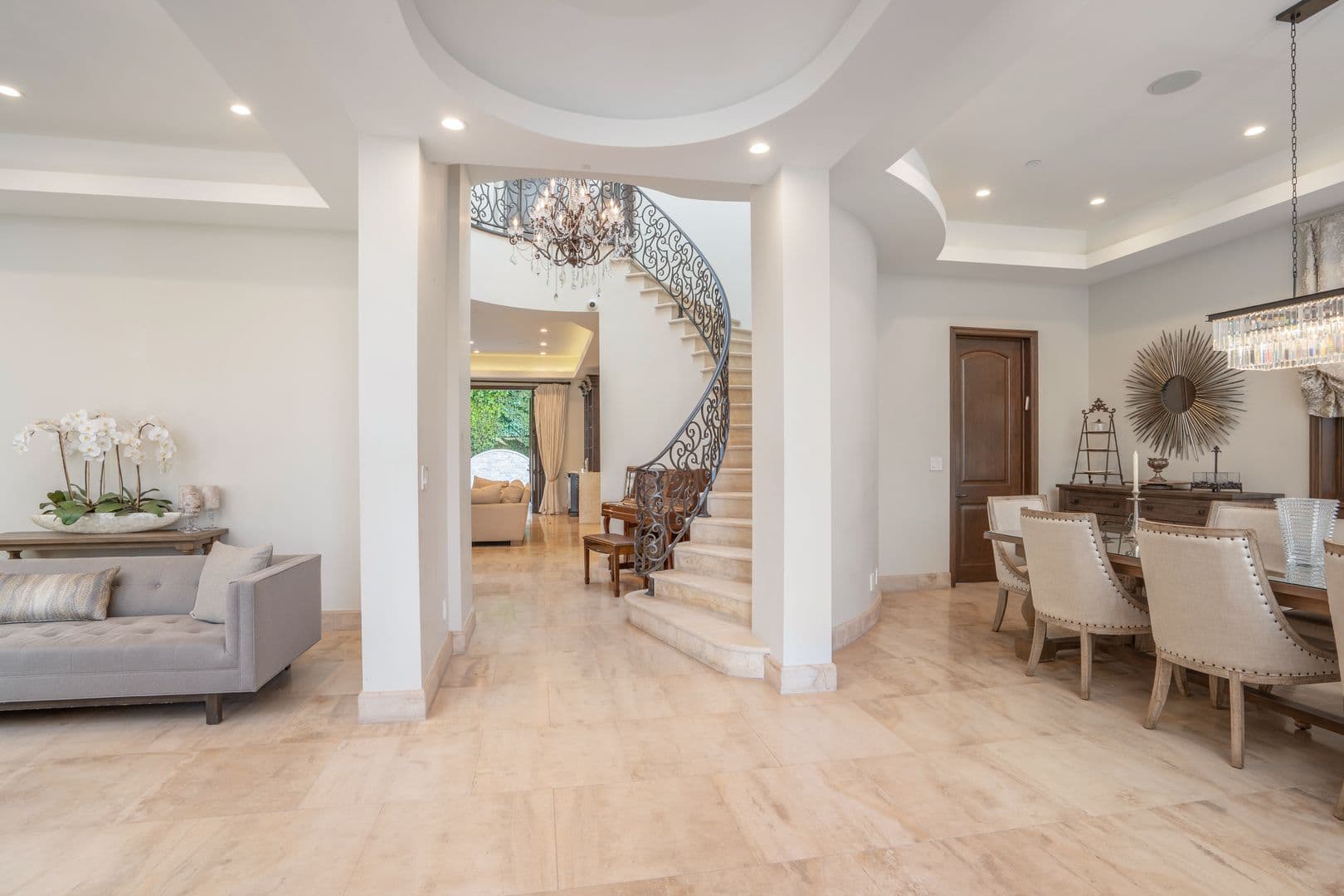 Beverly Hills House: 331 S. Canon Dr