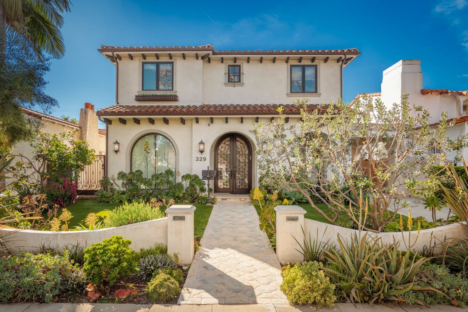 Beverly Hills House: 331 S. Canon Dr