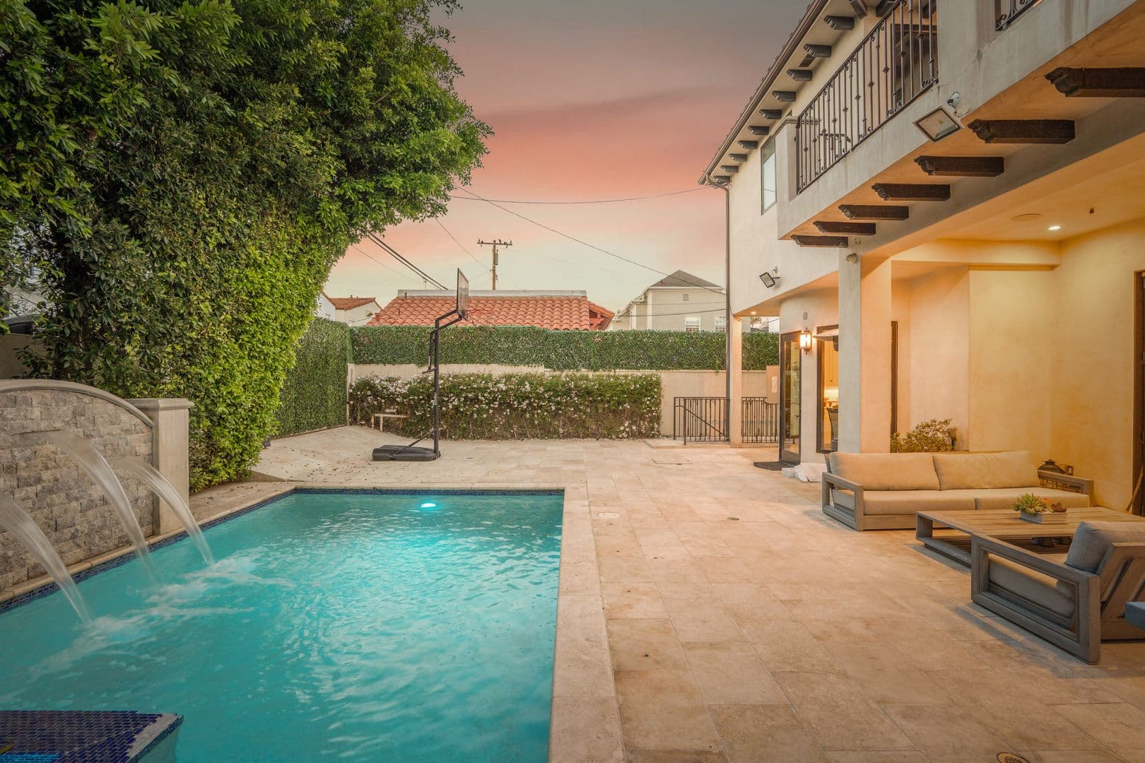 Beverly Hills House: 331 S. Canon Dr