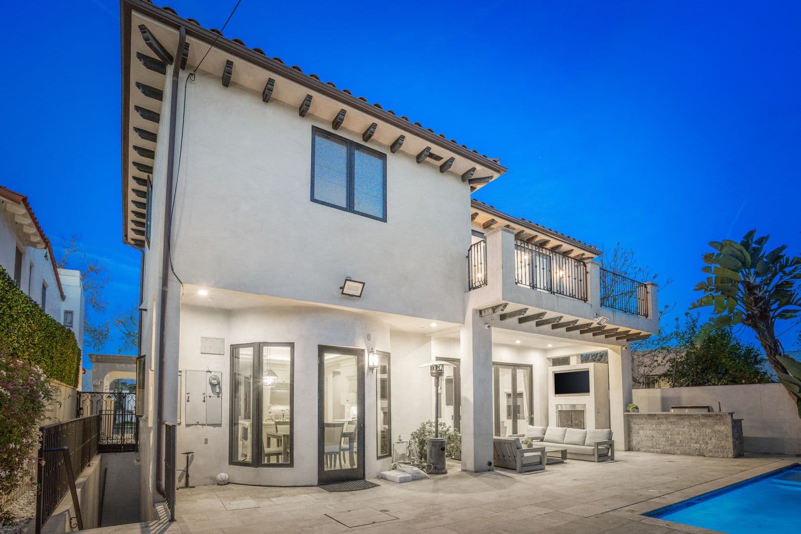 Beverly Hills House: 331 S. Canon Dr