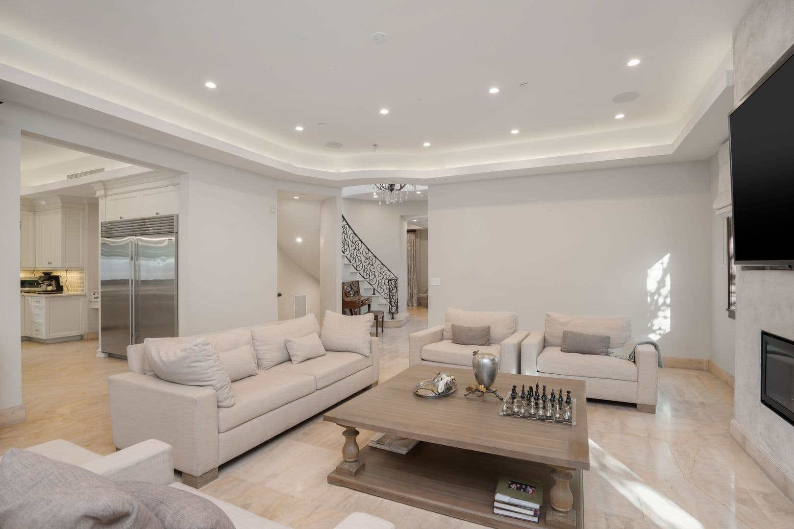 Beverly Hills House: 331 S. Canon Dr