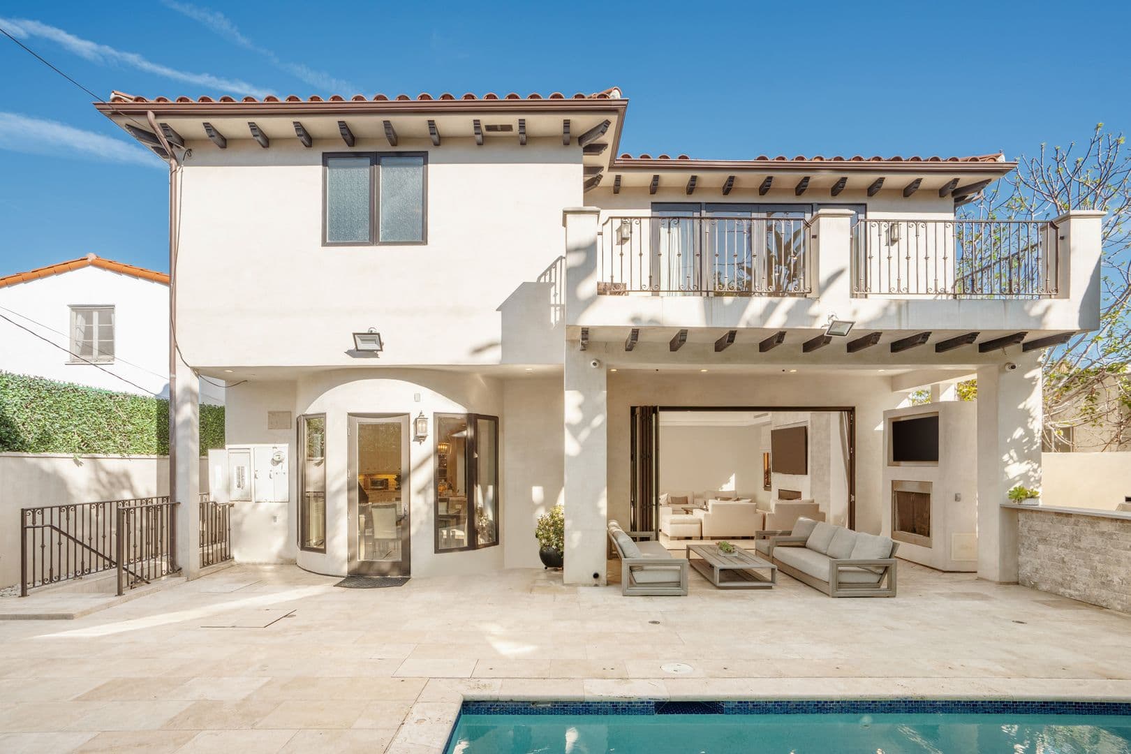 Beverly Hills House: 331 S. Canon Dr