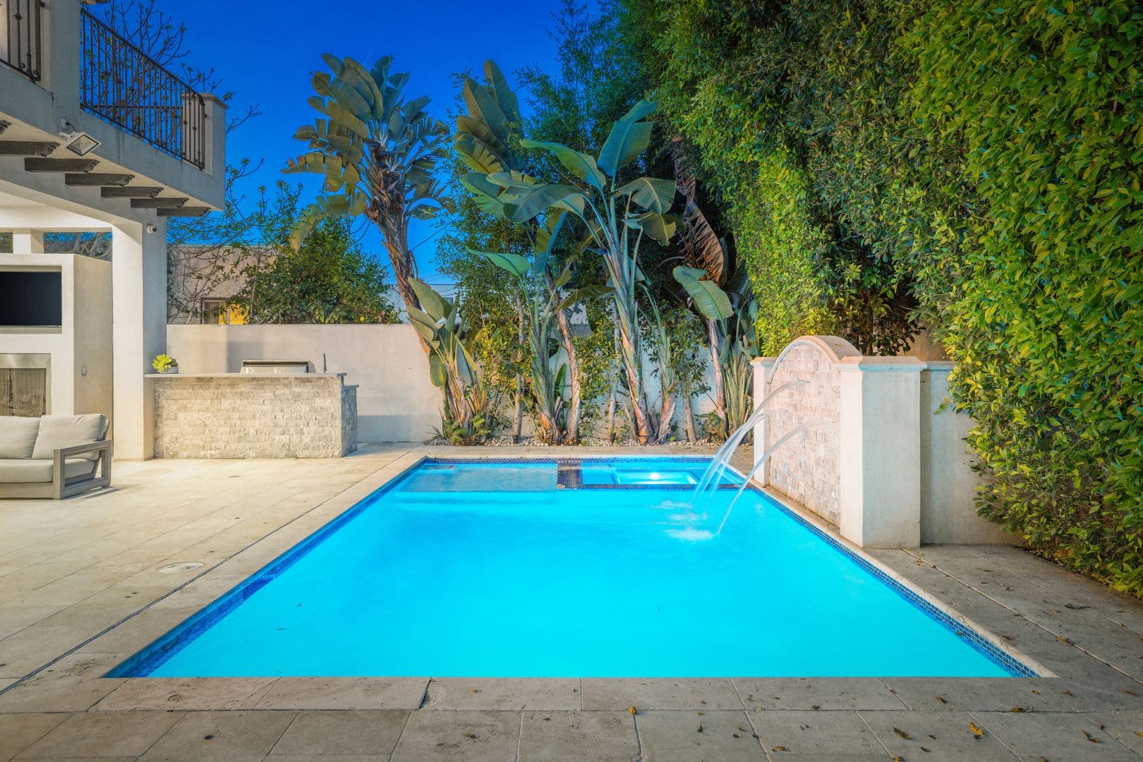 Beverly Hills House: 331 S. Canon Dr