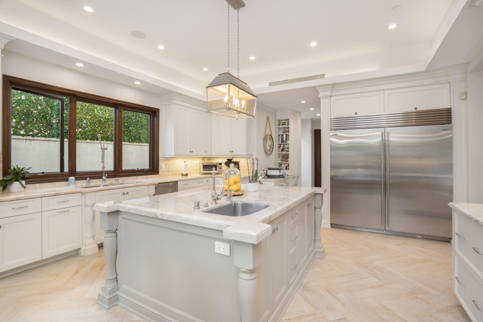 Beverly Hills House: 331 S. Canon Dr