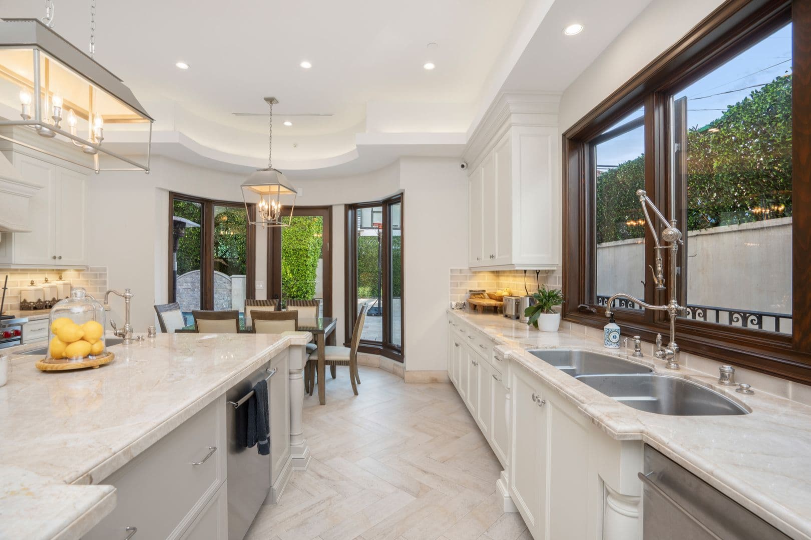Beverly Hills House: 331 S. Canon Dr