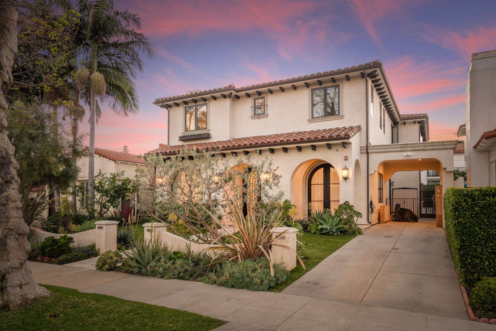 Beverly Hills House: 331 S. Canon Dr