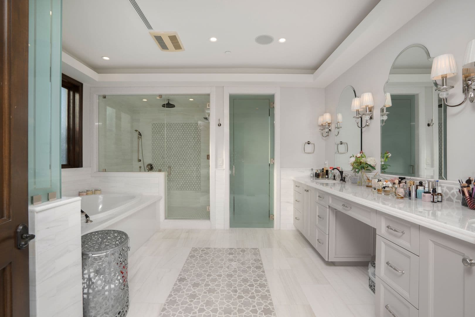Beverly Hills House: 331 S. Canon Dr
