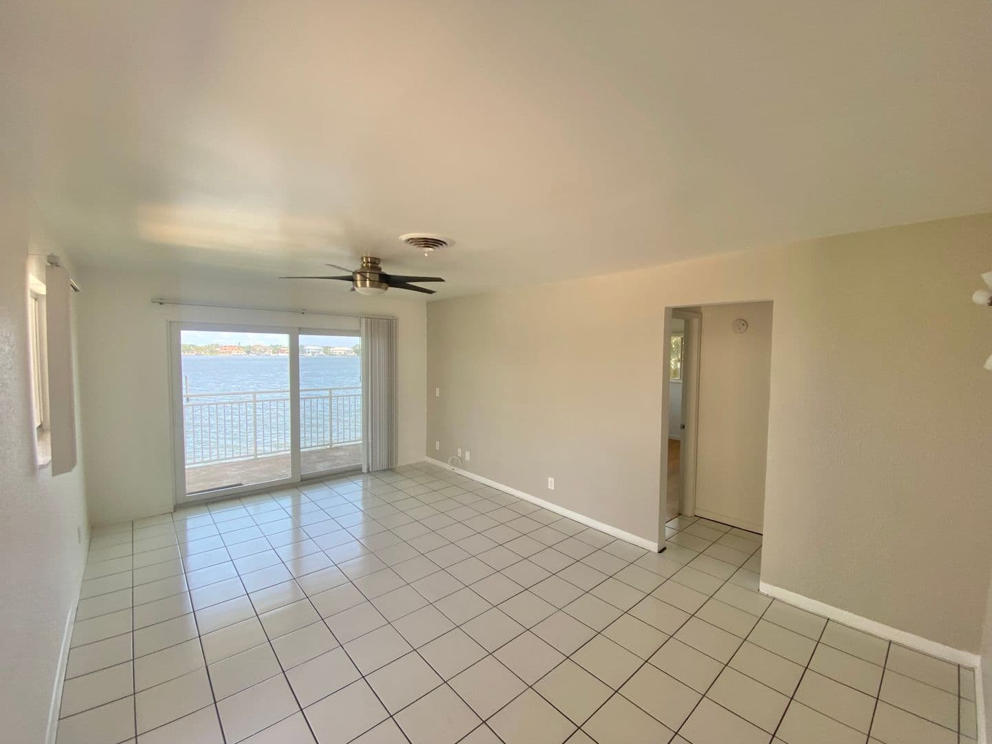 Lantana Apartment: 1100 S Lake Dr.
