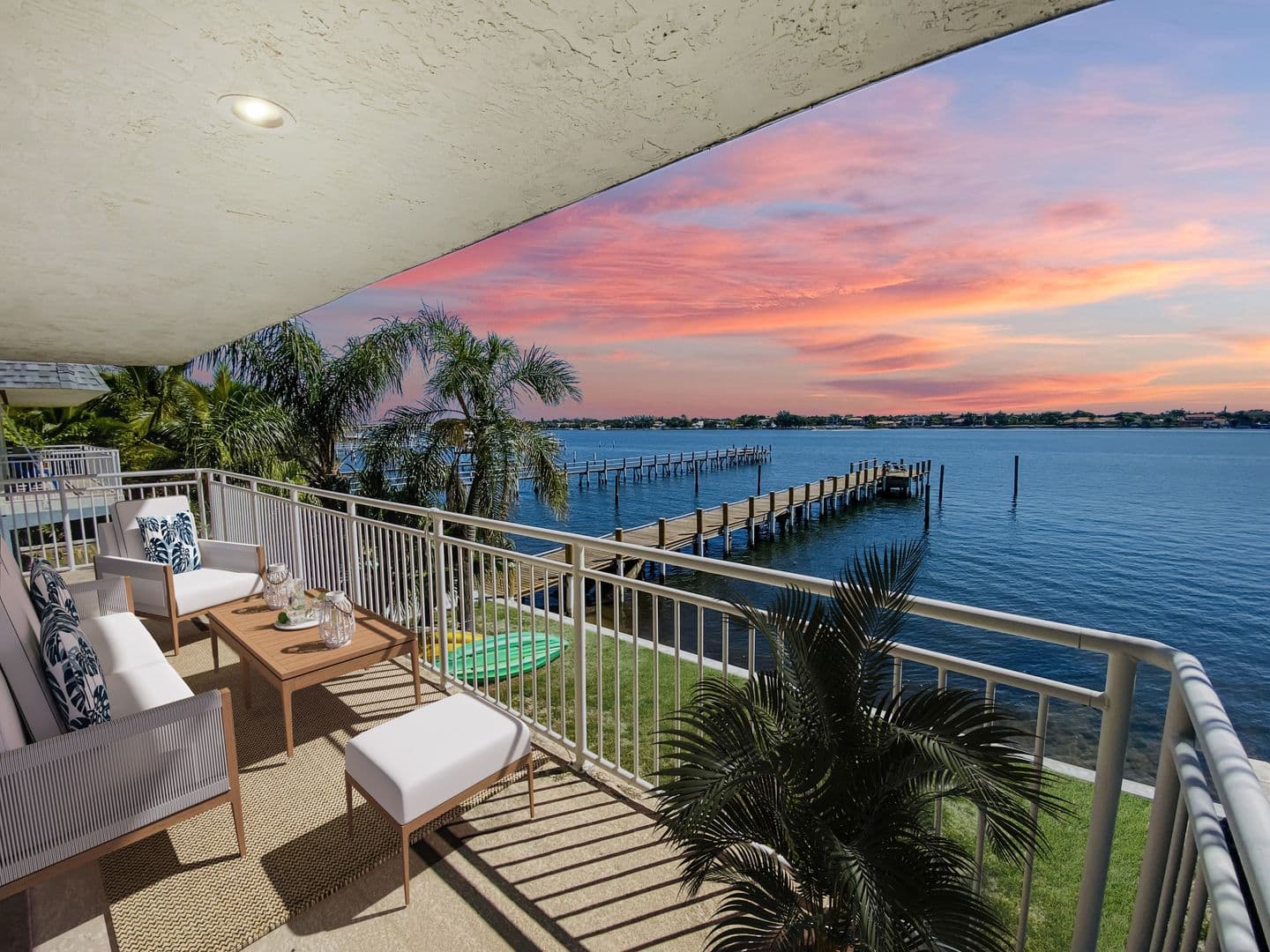 Lantana Apartment: 1100 S Lake Dr.