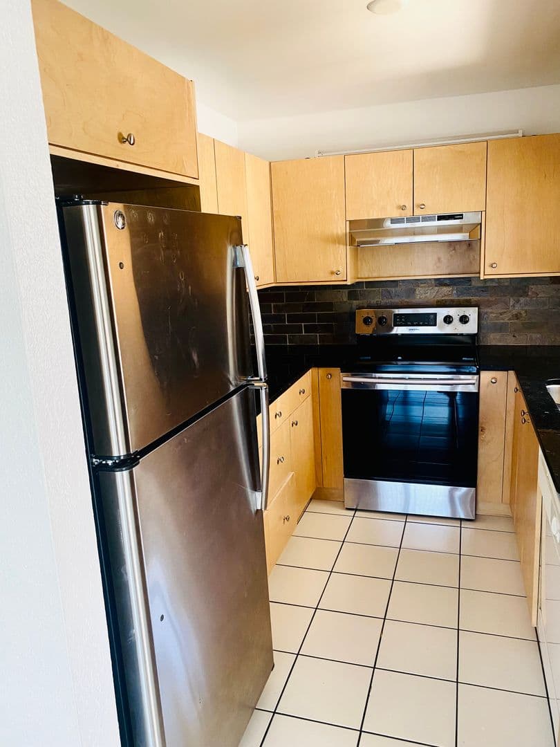 Lantana Apartment: 1100 S Lake Dr.
