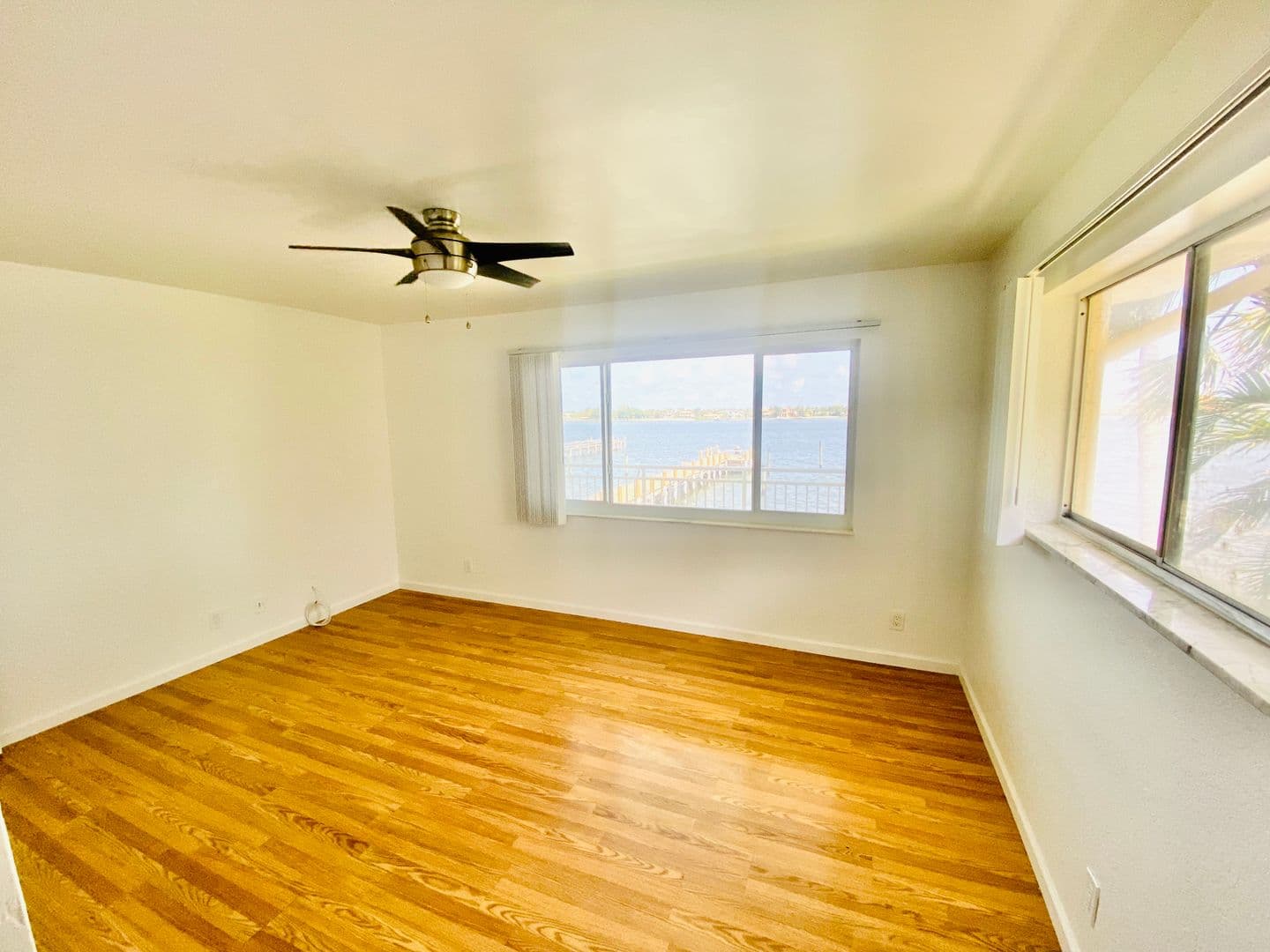 Lantana Apartment: 1100 S Lake Dr.