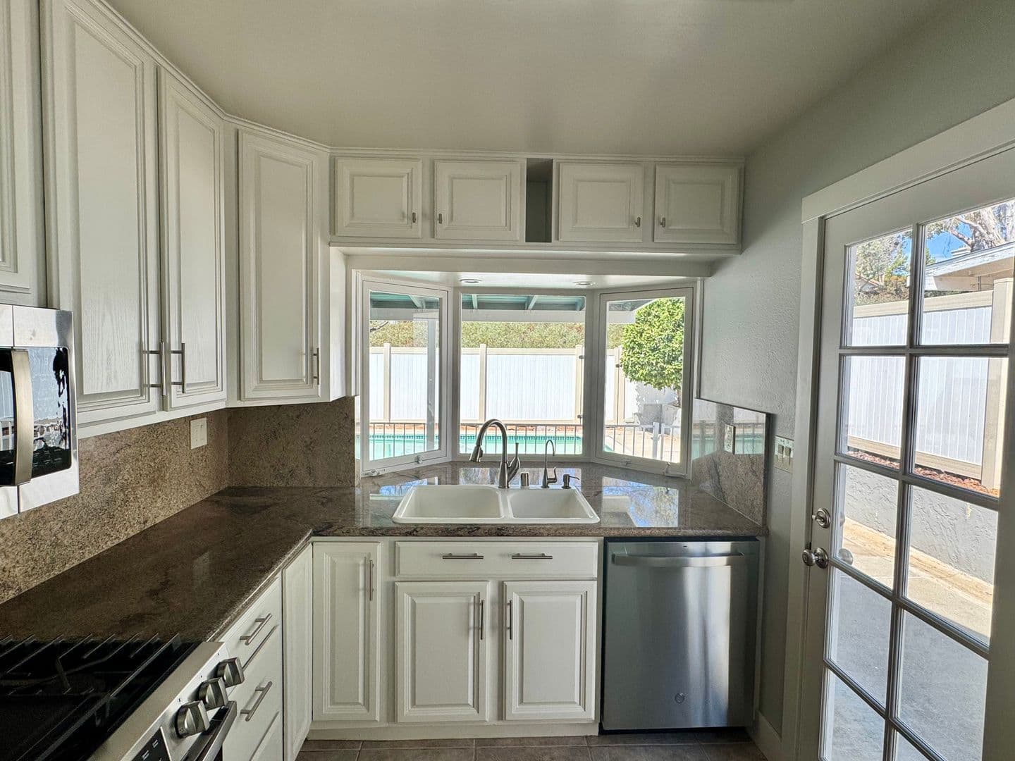 Poway House: 13502 Los Olivos Ave