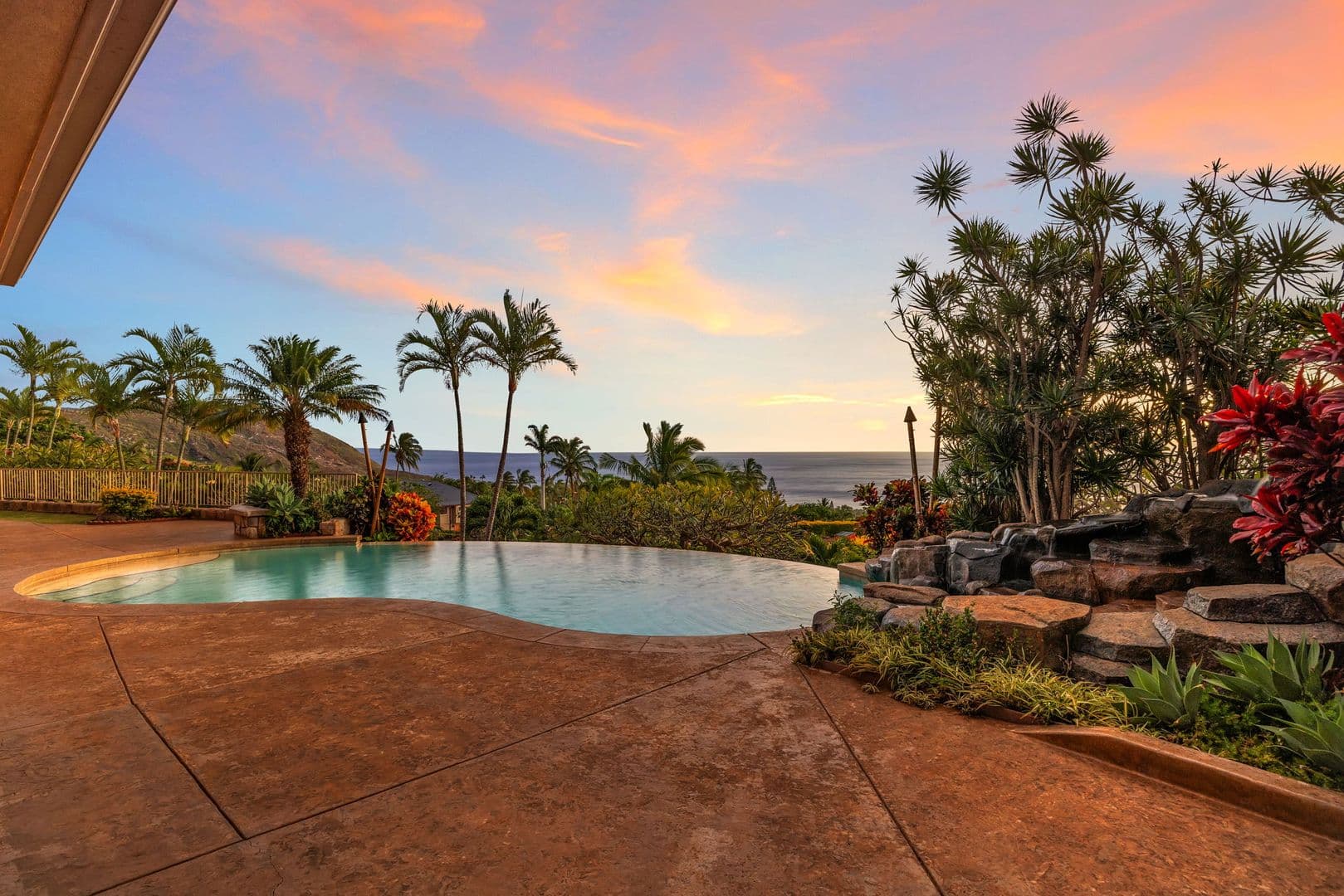 Lahaina House: 747 Kai Hele Ku St