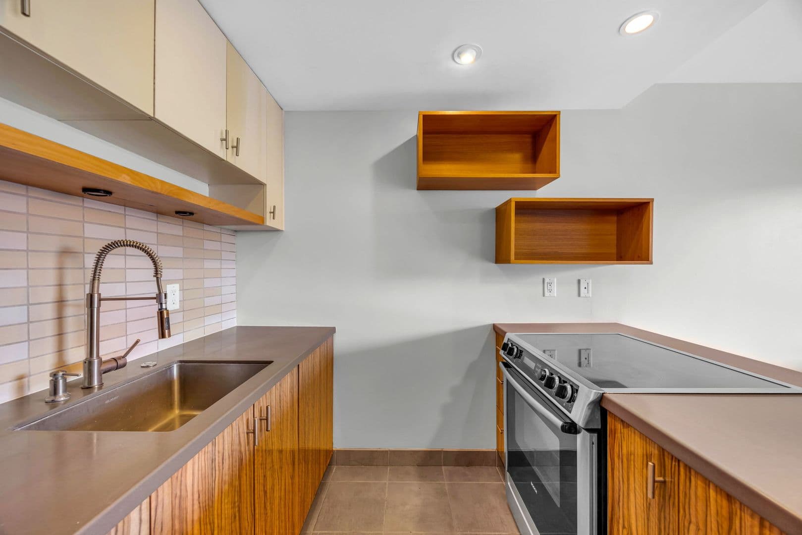 Lahaina Condo: 3740 Lower Honoapiilani Rd E201