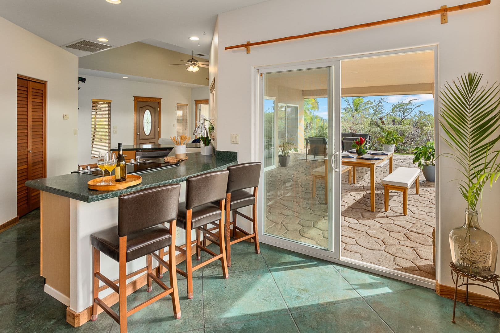 Lahaina House: 68 Awaiku St Unit B