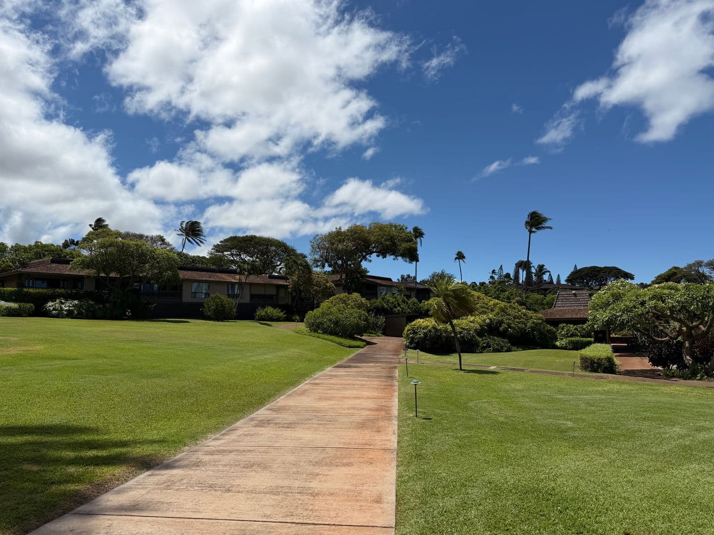 Lahaina Townhome: 150 Puukolii Rd #29,