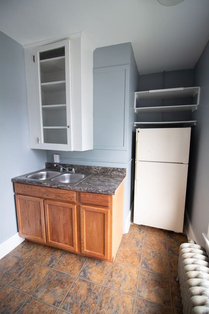 Bennington Apartment: 201 Union Street