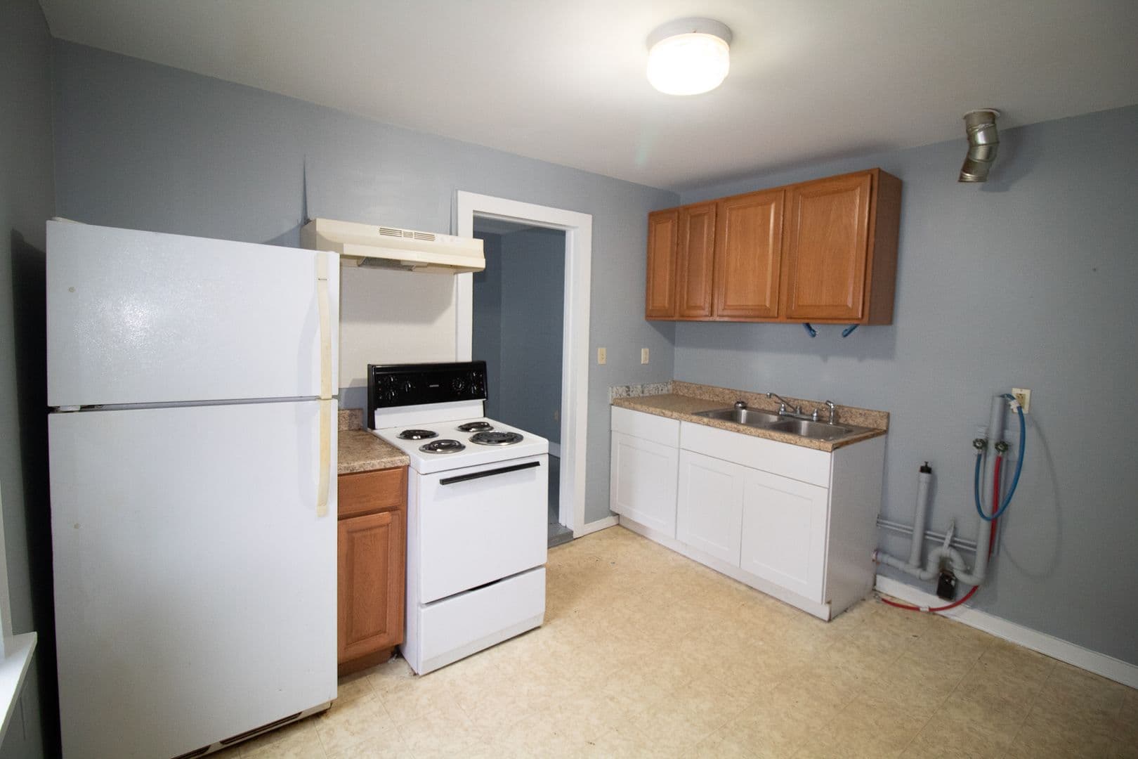 Bennington Apartment: 207 Maple St