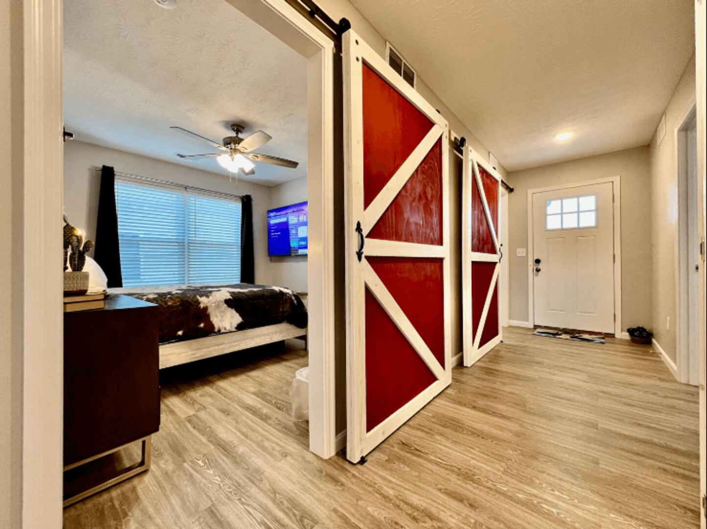 Trenton House: 806 Pierson Road