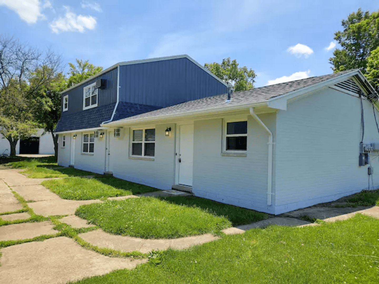 Franklin Apartment: 219 Maxwell Street