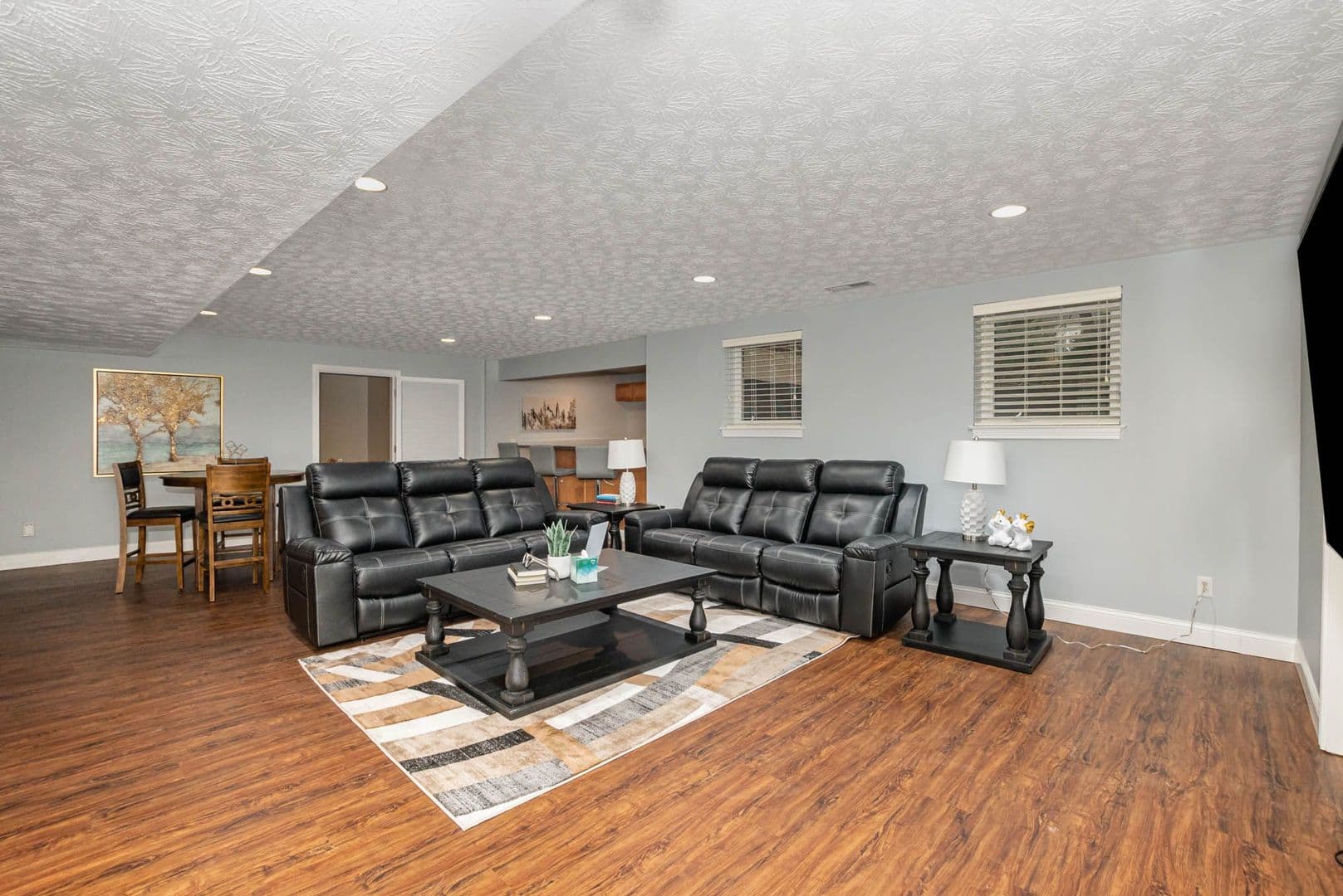 Centerville House: 9287 Maxwells Xing
