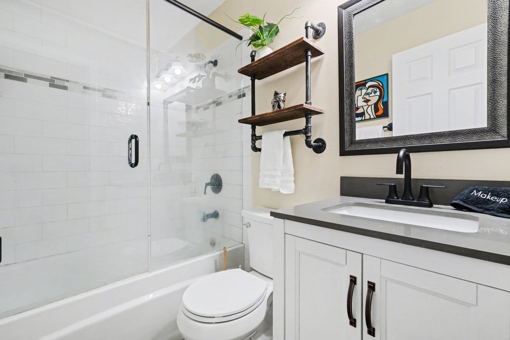 Cincinnati House: 4289 Pinetree Lane