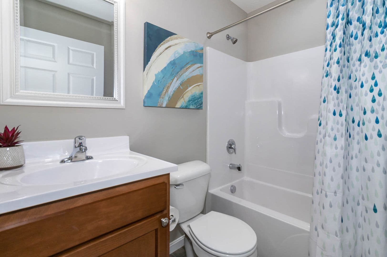 Hamilton House: 10 E Persimmon Drive