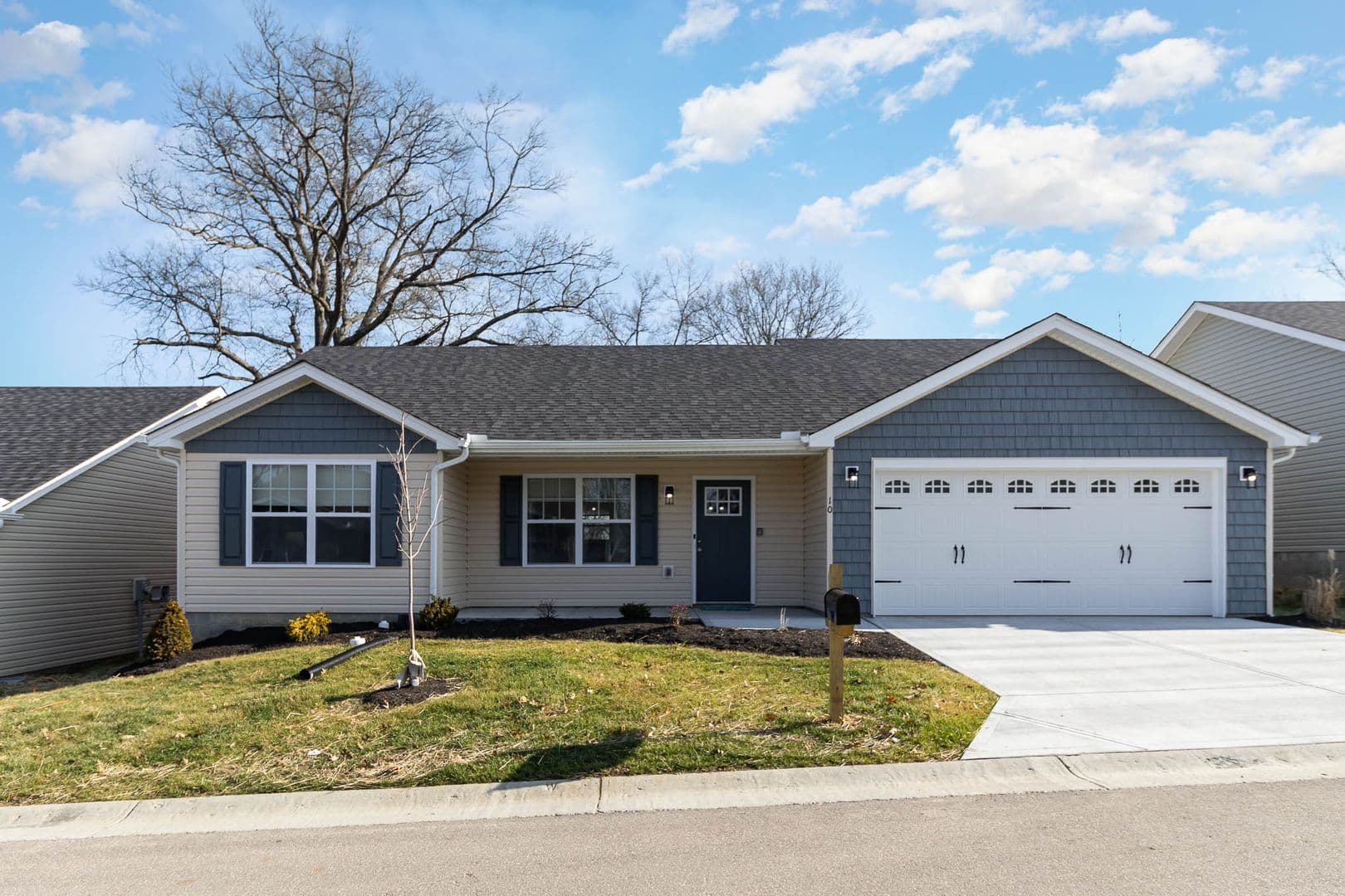 Hamilton House: 10 E Persimmon Drive