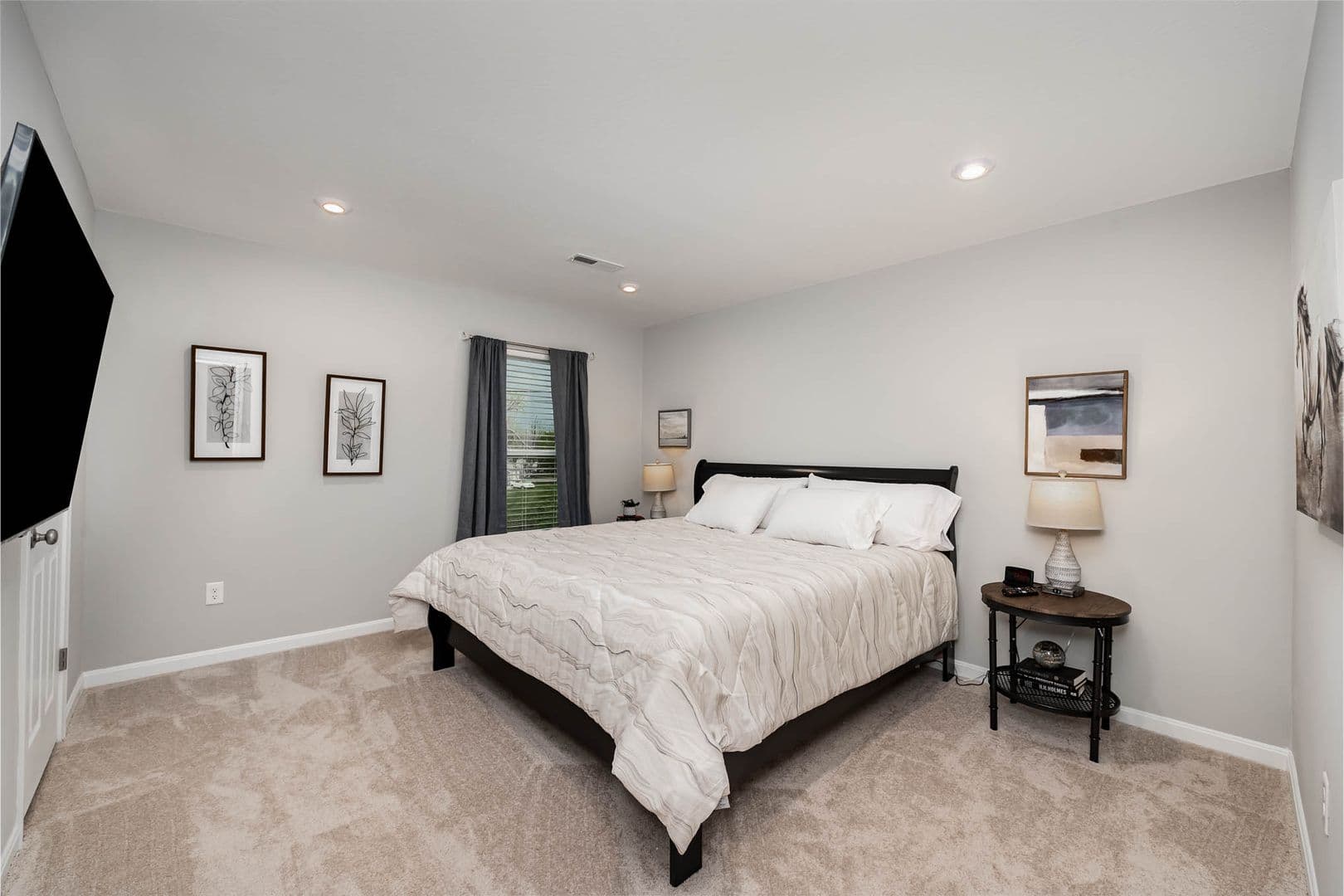 Lebanon House: 948 Southline Drive