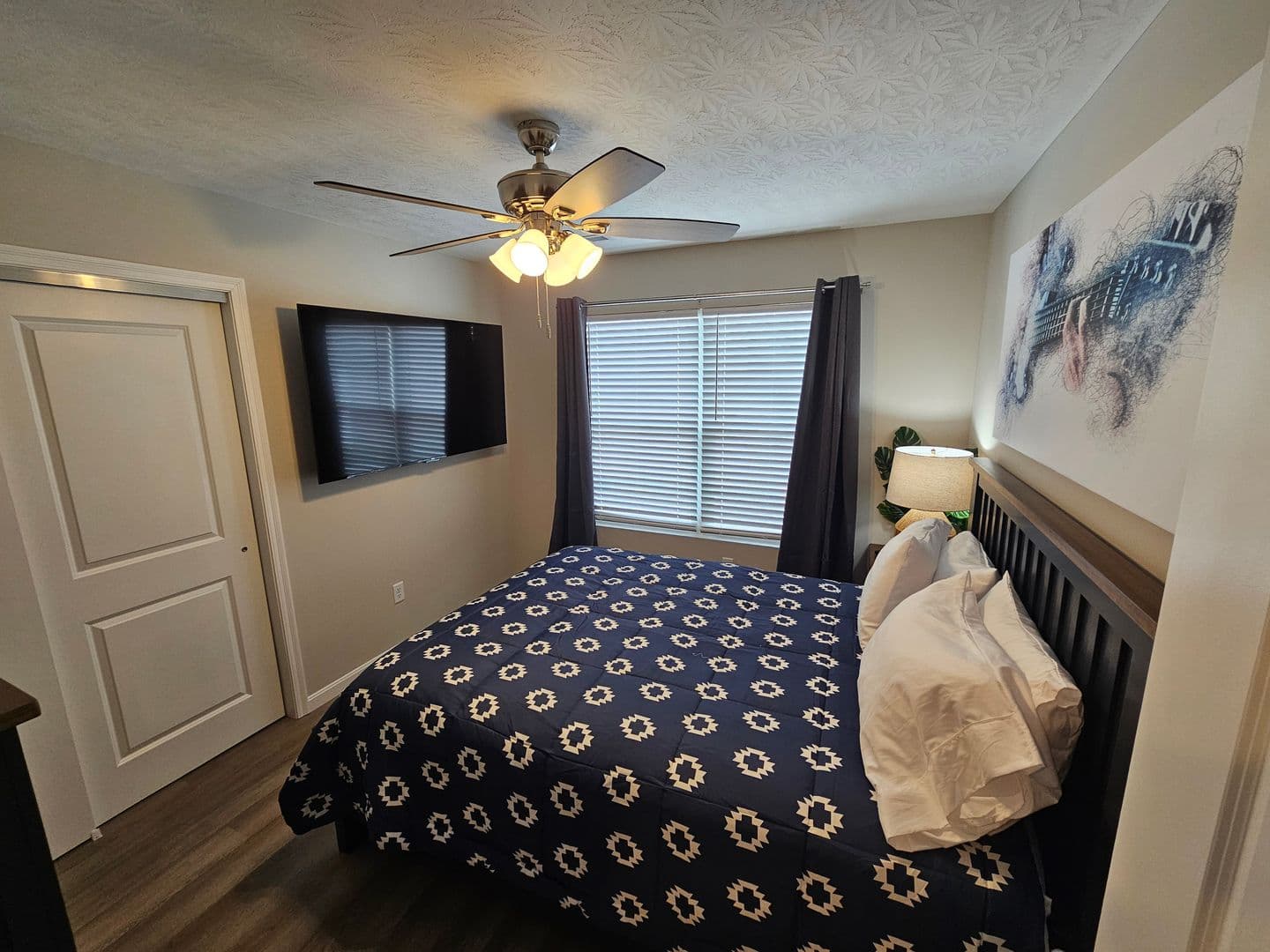 Trenton House: 814 Pierson Road