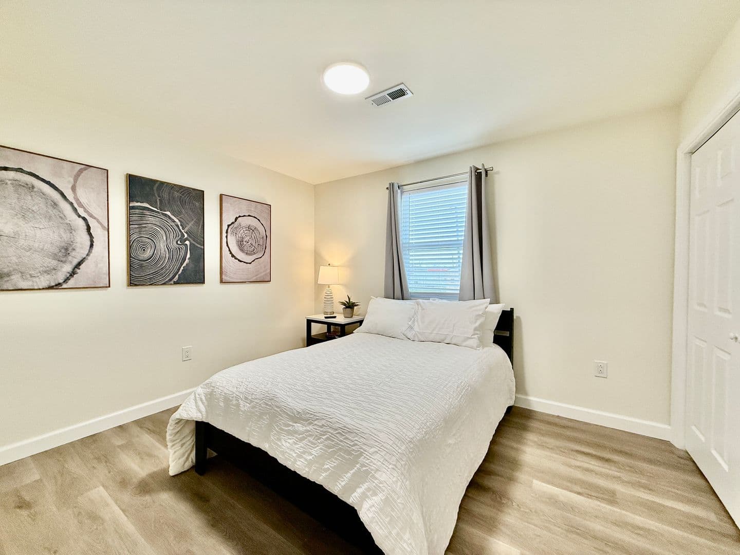 Middletown Apartment: 2000 Pearl Street