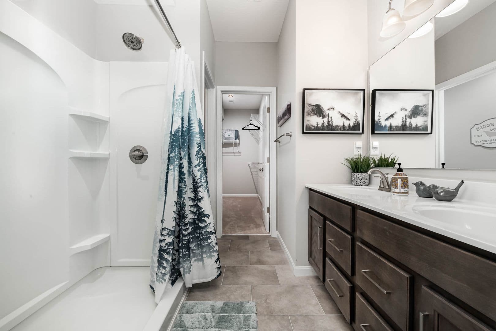 Lebanon House: 948 Southline Drive