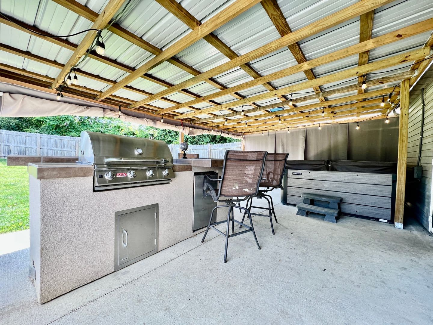 Monroe House: 160 Overbrook Drive