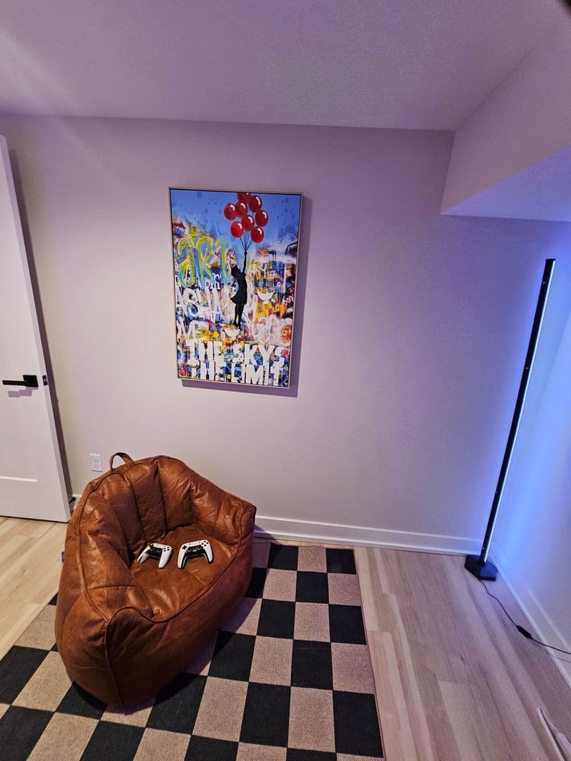Middletown House: 710 Orchard Street
