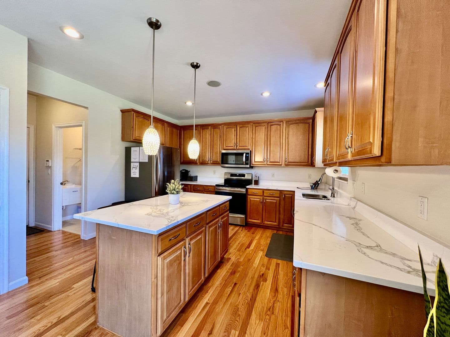 Mason House: 6608 Rosemont Lane