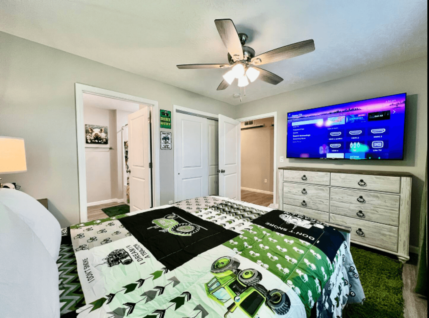 Trenton House: 806 Pierson Road