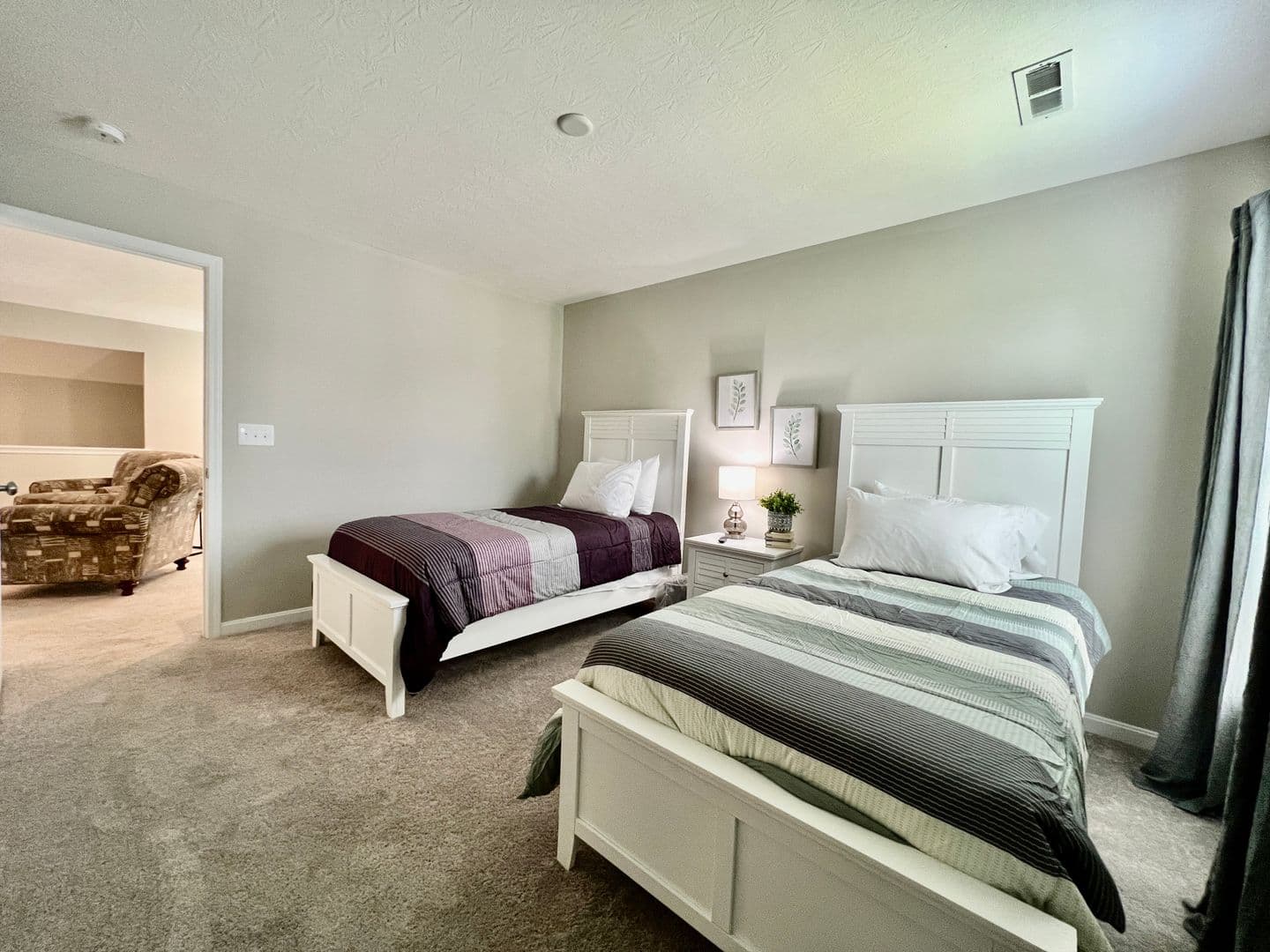 Lebanon House: 952 Southline Drive