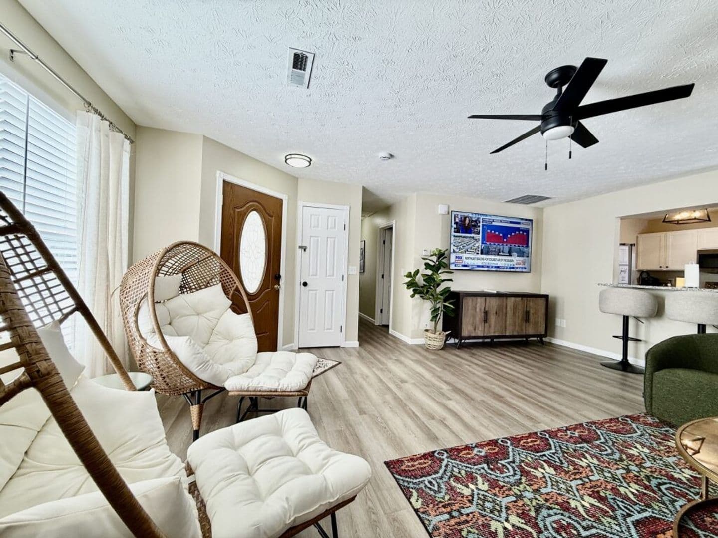 Trenton House: 930 Leora Drive