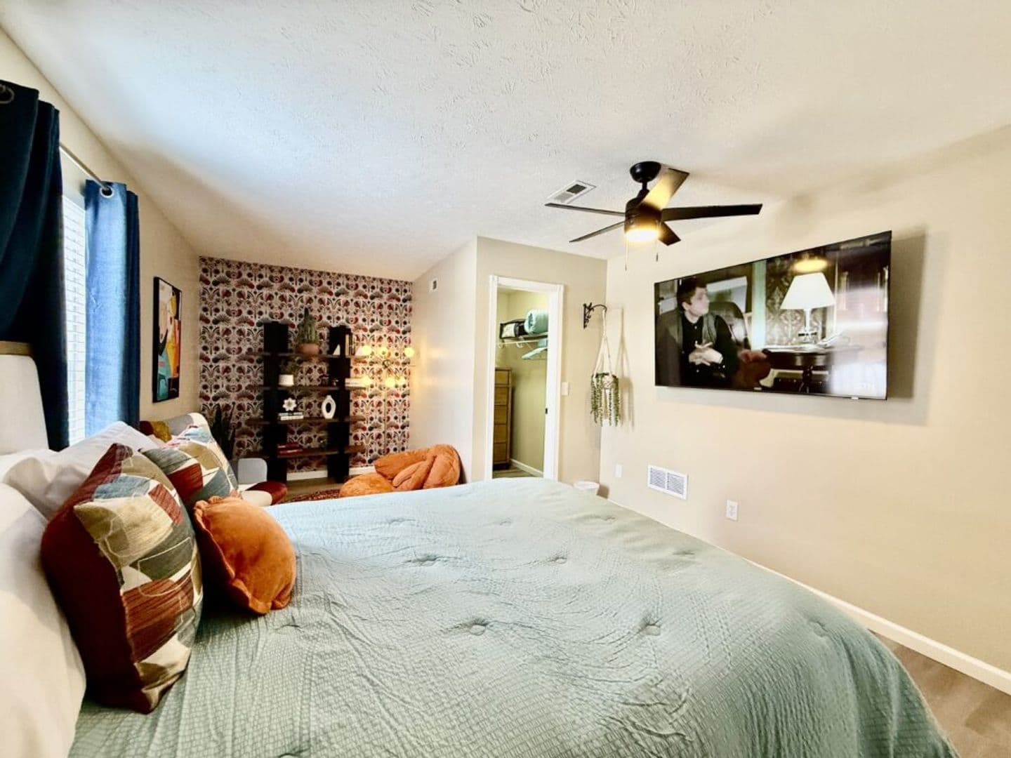 Trenton House: 930 Leora Drive