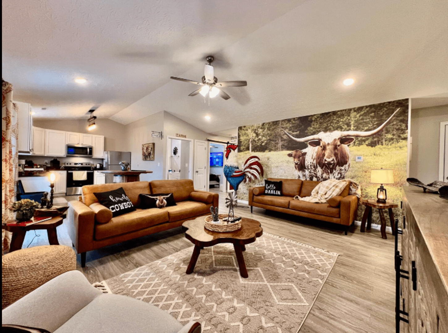 Trenton House: 806 Pierson Road