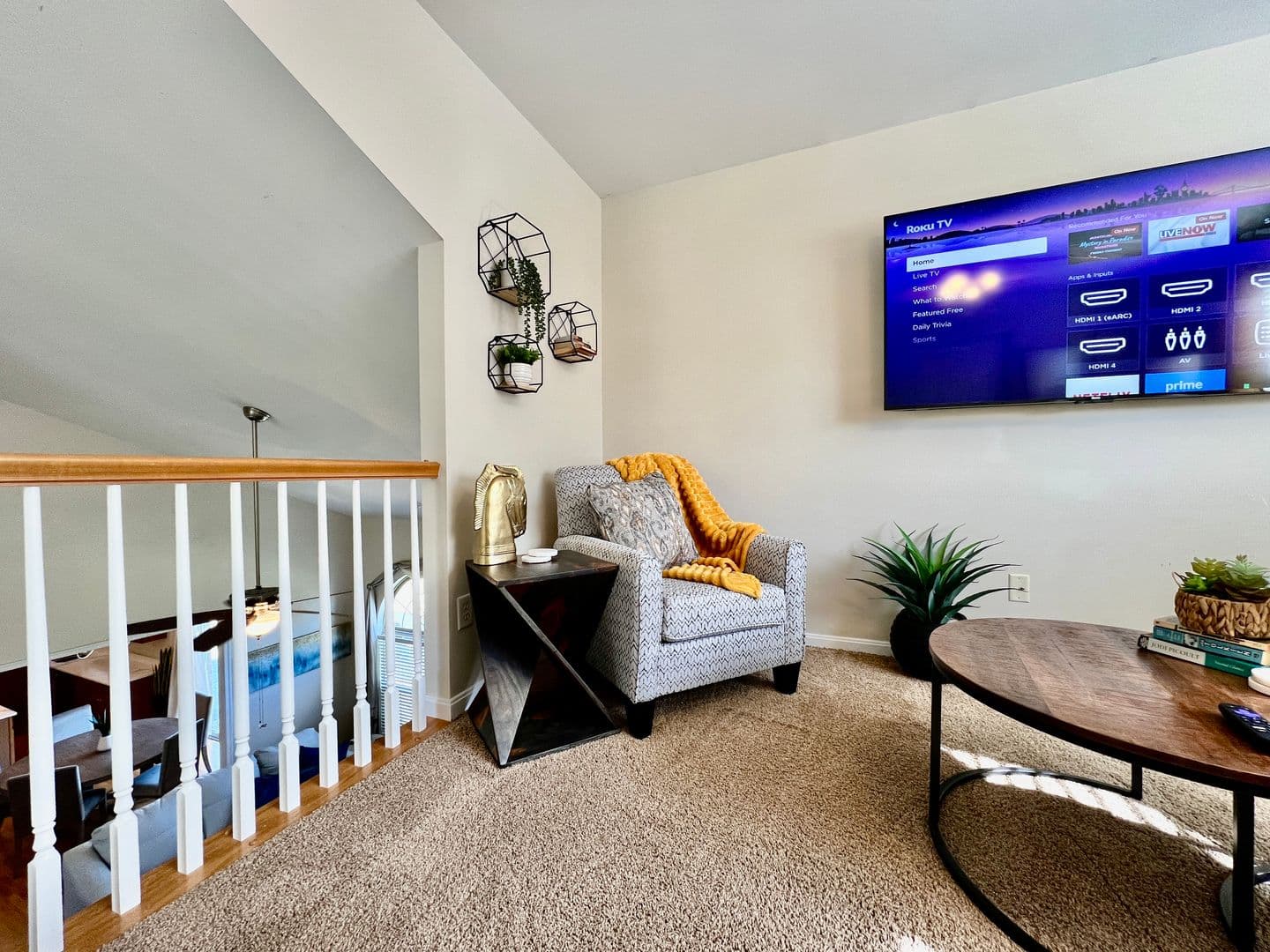Mason House: 6608 Rosemont Lane