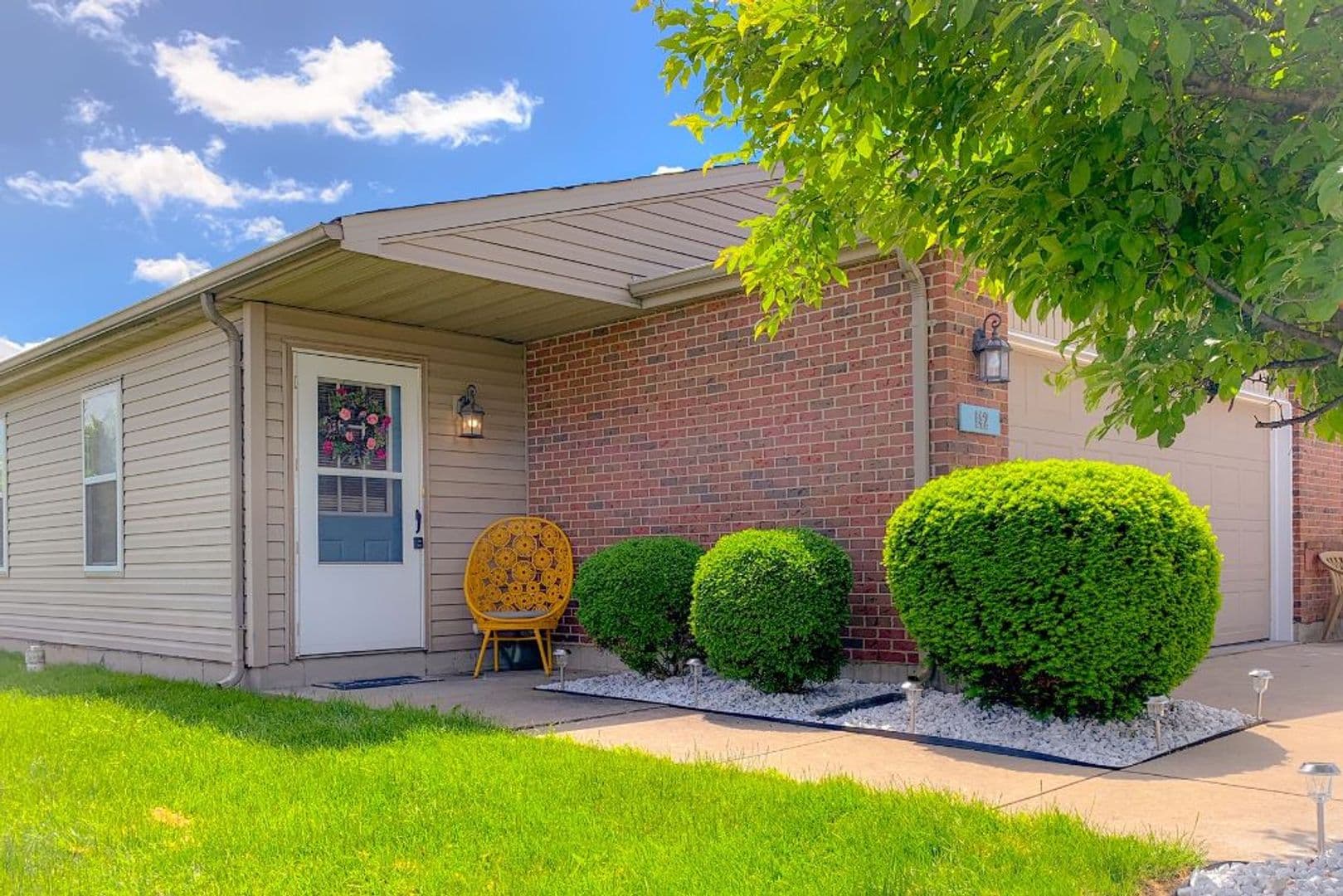 Monroe House: 142 Overbrook Drive