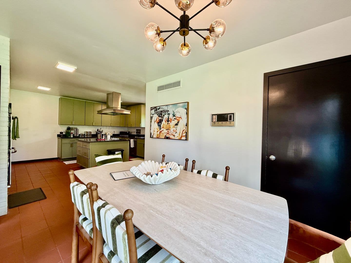 Dayton House: 527 Valewood Lane