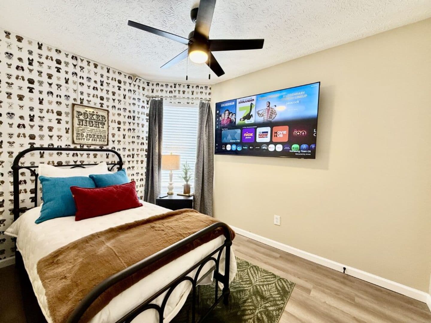 Trenton House: 930 Leora Drive