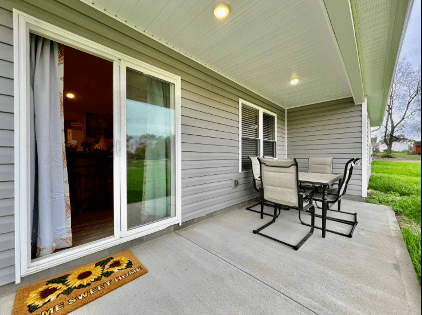 Trenton House: 806 Pierson Road