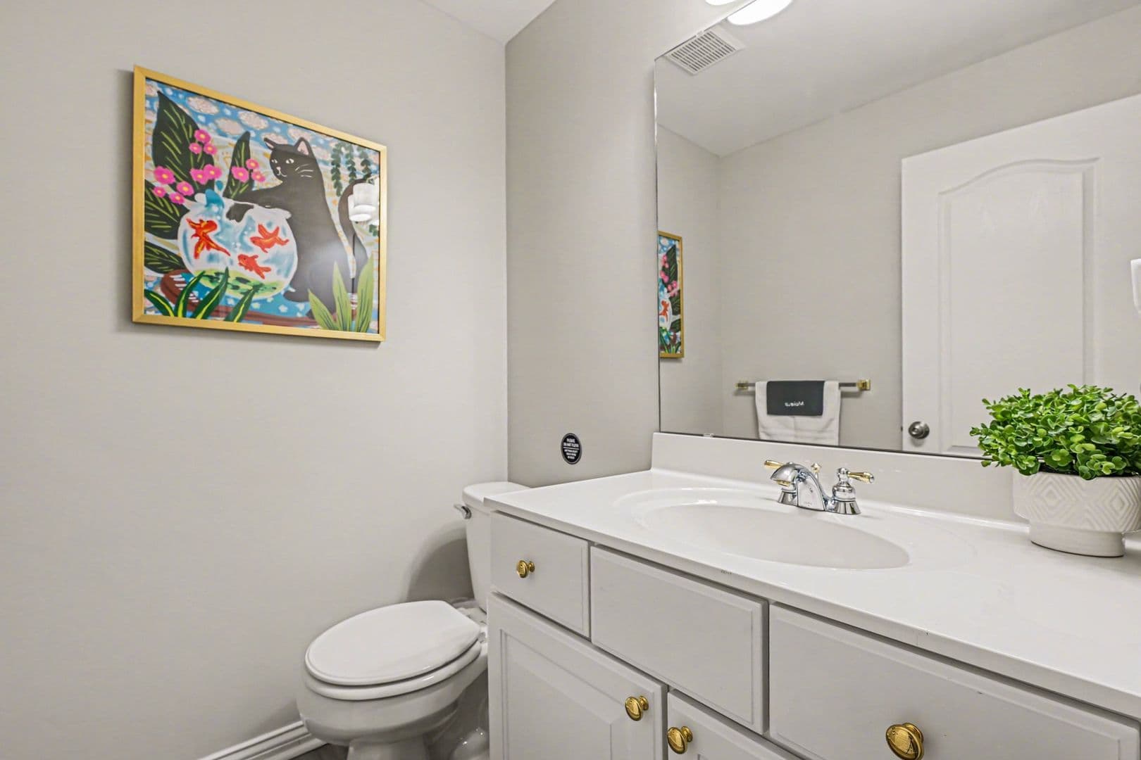 Centerville House: 2580 Hingham Ct.