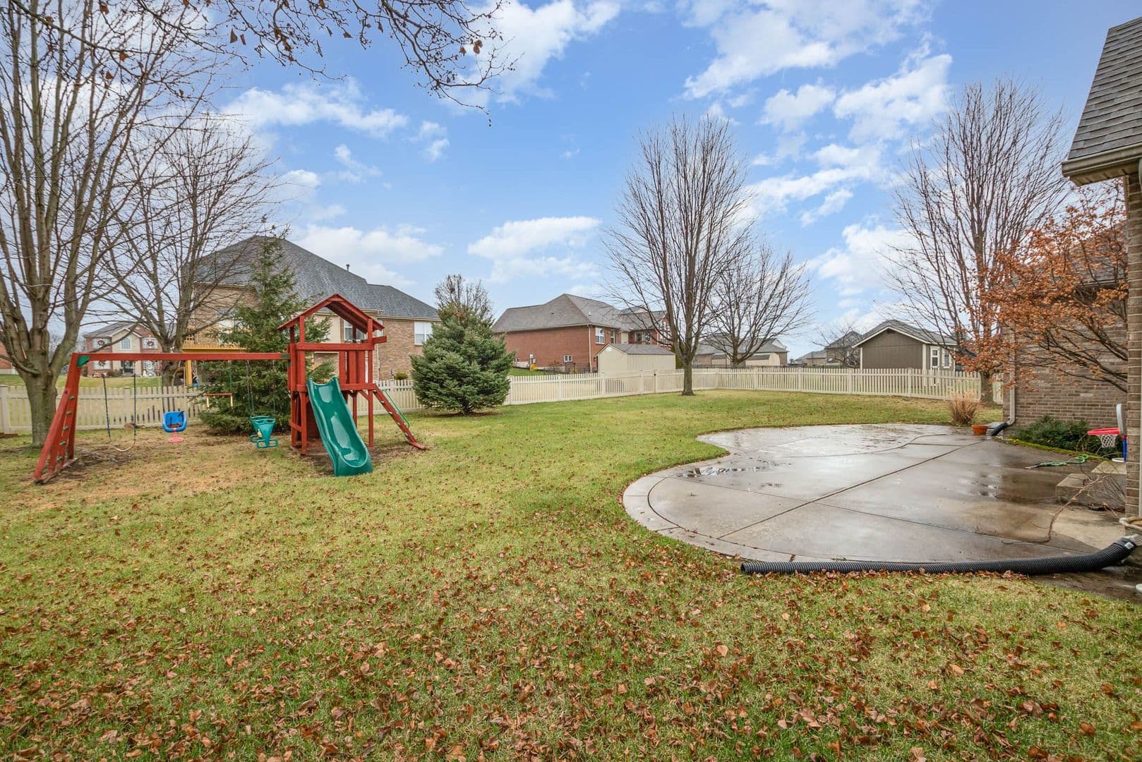Centerville House: 9287 Maxwells Xing
